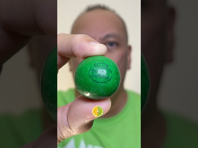 👂ASMR DUBBLE BUBBLE JUMBO SIZE GUMBALL CANDY LEMON-LIME FLAVOR EATING SOUNDS👂#shorts #asmr