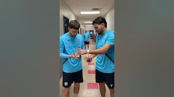 Lorenzo 🇫🇷 Plays Roll Up The Rim for the first time 🇨🇦 ☕️