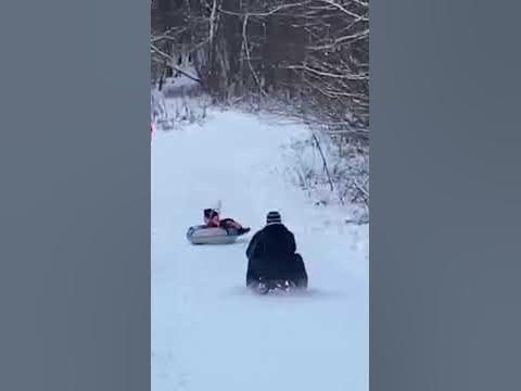 сестра скатывается с горы - YouTube