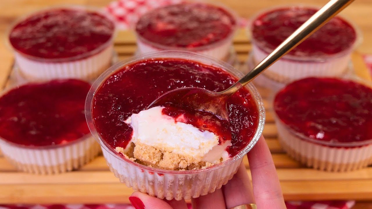 SEM GELATINA E LEITE CONDENSADO! CHEESECAKE DE MORANGO NO POTE SIMPLES E FÁCIL! | FAÇA E VENDA DOCES