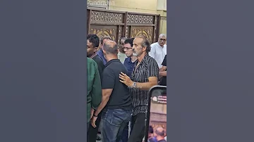 الفنان ايمن عزب فى عزاء تيمور تيمور 