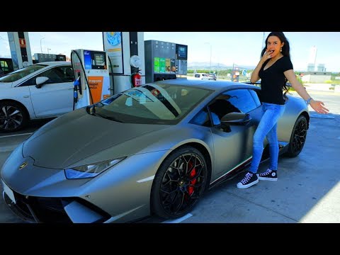 MI HERMANA REACCIONA A MI NUEVO COCHE LAMBORGHINI - AlphaSniper97