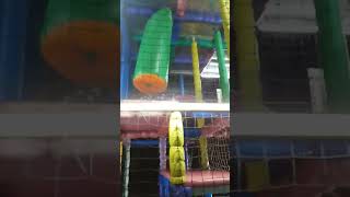 02 De Janeiro De 2023. Meninas Brincando No Parque