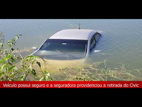 Em Três Lagoas, motorista de Honda Civic perde controle e vai parar dentro da 2ª lagoa