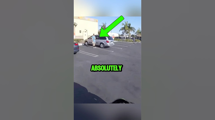 Male Karen Loses It Because Bikers “Stole” His Parking Spot!💀🥸 Credit: @KawasakiKryptonite
