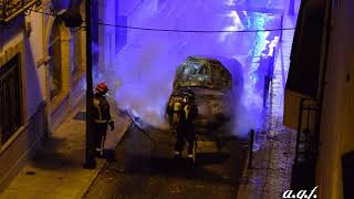 incendio de un coche en calle Duque de la Torre. Arjona