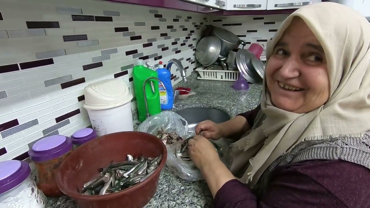 Öğlen yemeği hamsi yokmuş akrabasını buldum 😂😂😂