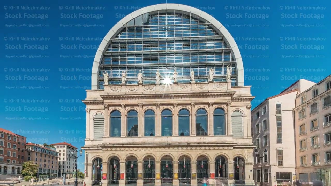 Hyperlapse of Lyon's opera house featuring neoclassical architecture combined with a modern glass