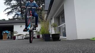Je Roule Sur La Caméra