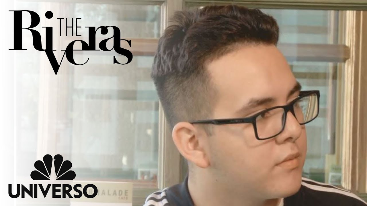 Johnny tells Chiquis about his boyfriend | The Riveras | Universo