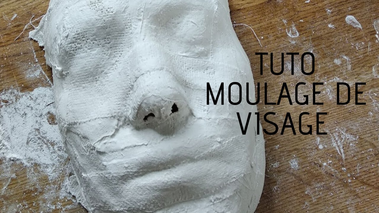 MOULAGE DE VISAGE EN BANDES PLATRÉES 