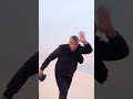 رانا حاصلين مع الغبار في طريق إيليزي