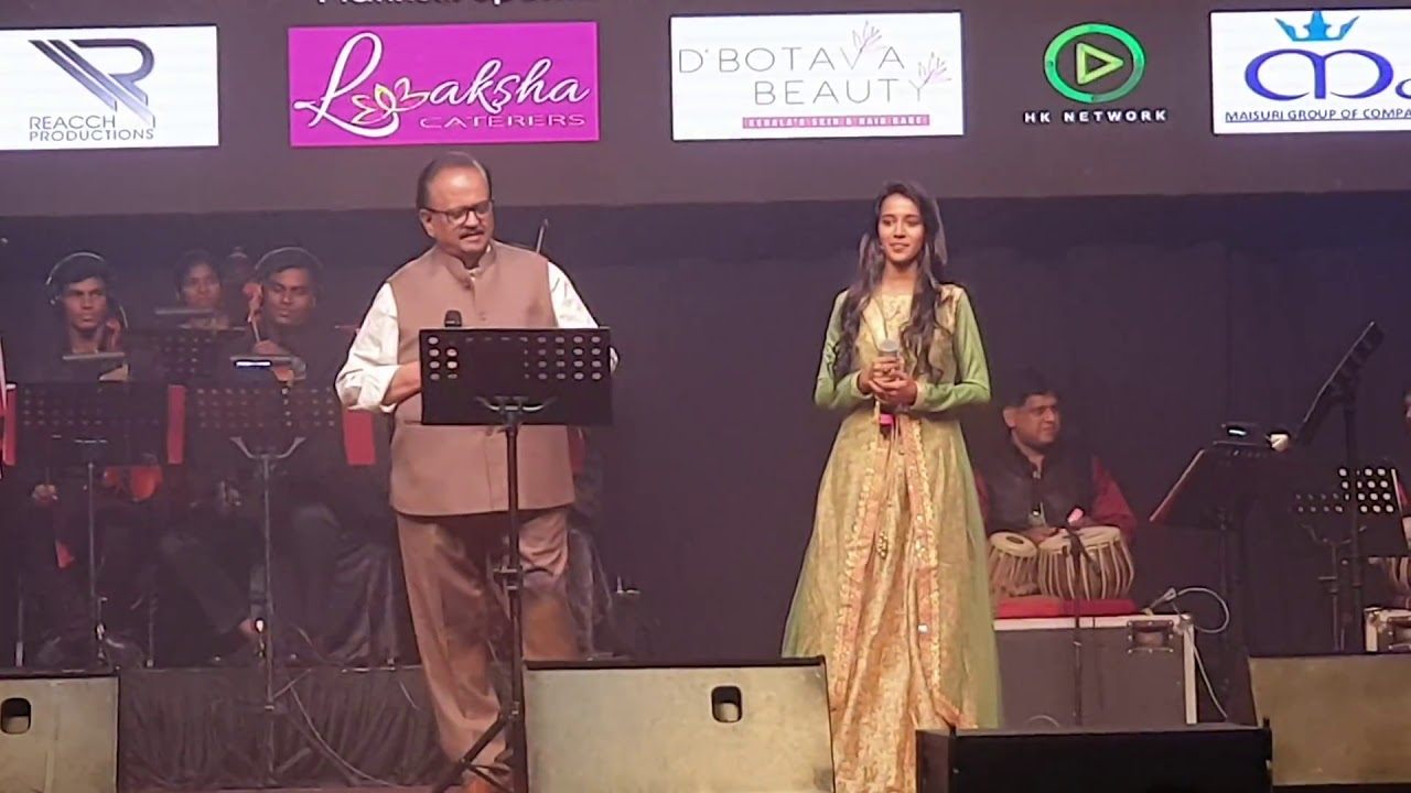 Pothi vacha malliga mottu   SPB  Super Singer Priyaynka First Time singing with SPB