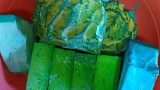 green and blue dyed gym chalk 💚💙 #dyedgymchalkasmr #gymchalkasmr #asmer #satisfying #freshgymchalk