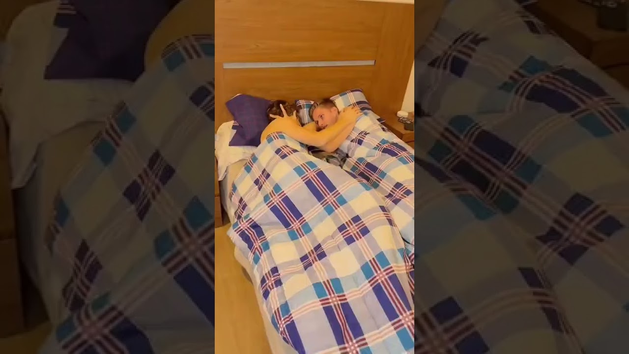 Mi amigo me dijo que me durmiera en su cama… 😳😅 