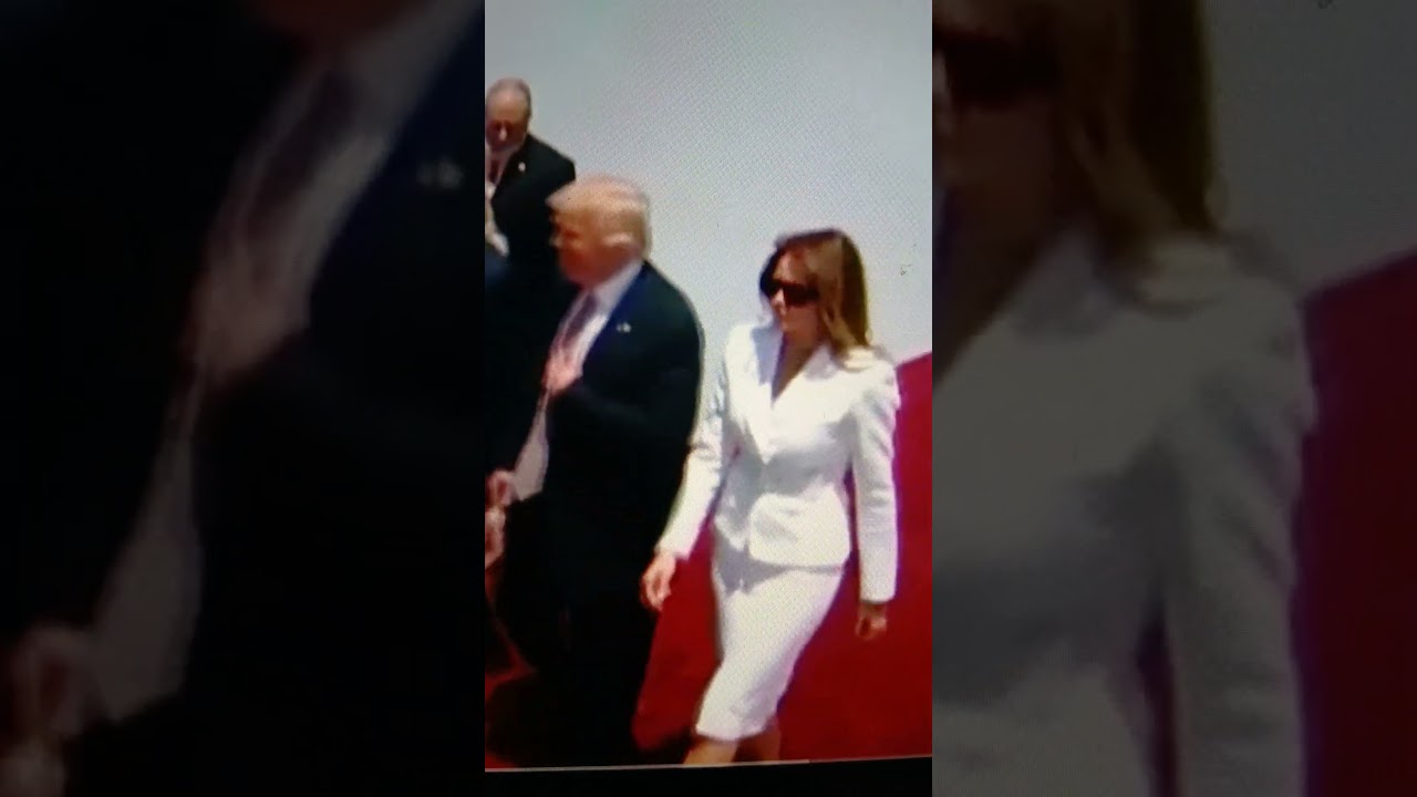Melania Trump refuses to hold Donald Trump’s hand 