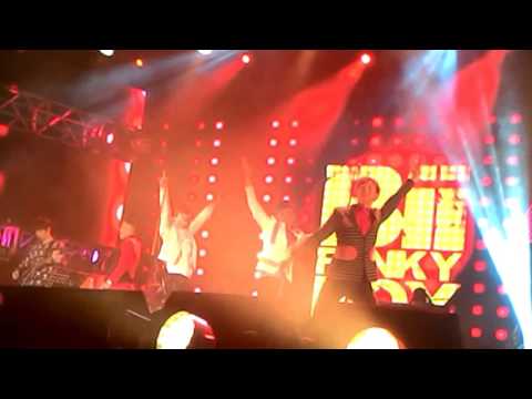 2016新北市歡樂耶誕城 - 畢書盡 Funky boy