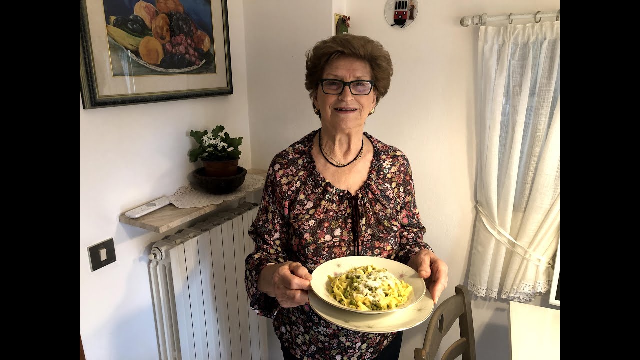 İtalyan Anne Cecilia�nın Ev Makarnası/Bezelyeli Orjinal Tagliatelle