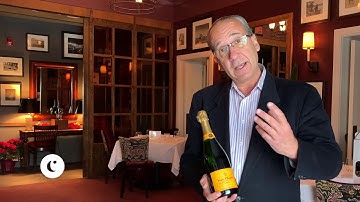 The Difference Between Champagne and Sparkling Wine With Our Sommelier