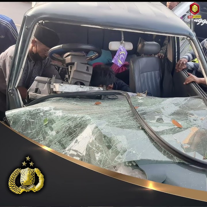 Laka Lantas Tunggal Isuzu Panther di Jln. Raya Desa Bakung temenggungan  Kab.Sidoarjo