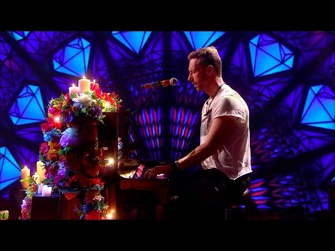 Coldplay - Everglow (Live on The Graham Norton Show)