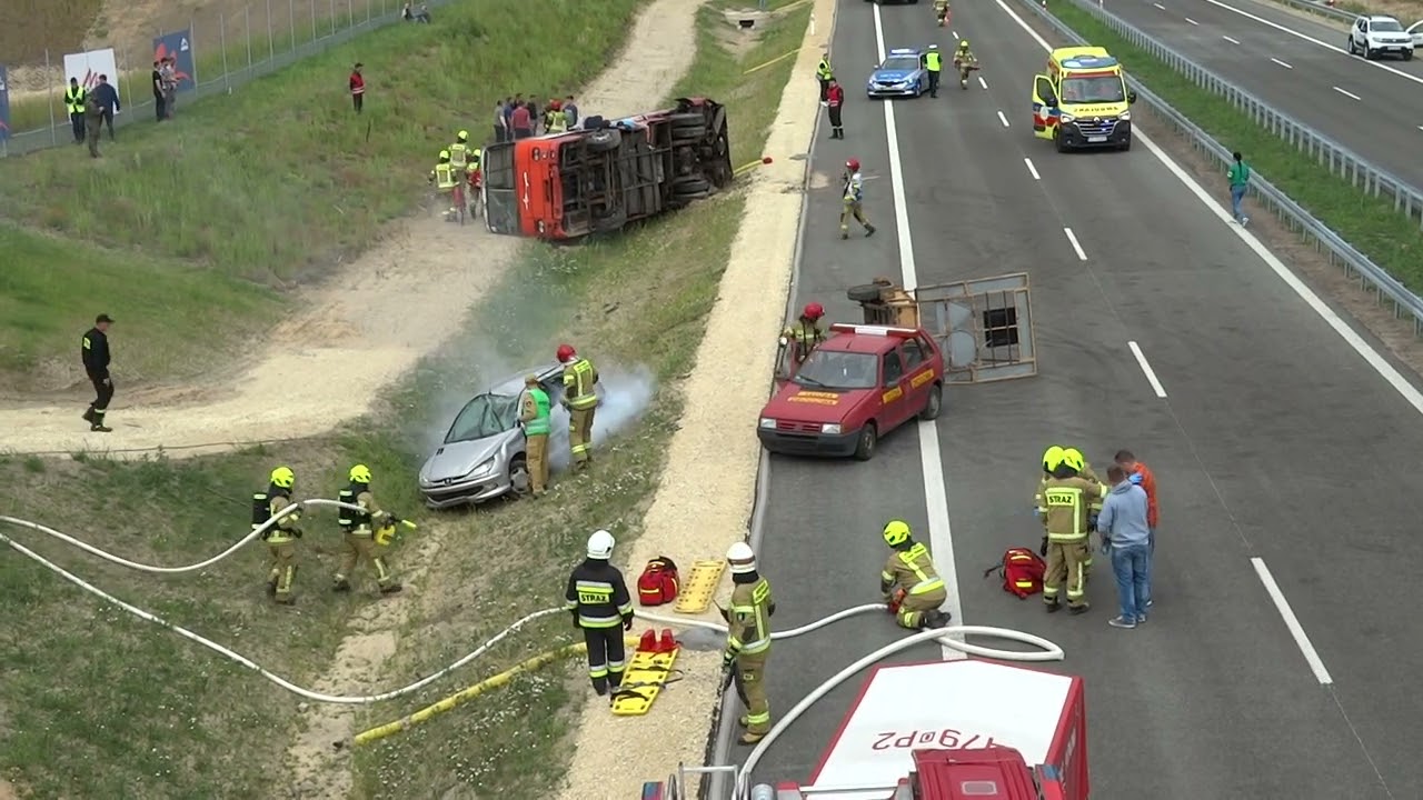 Wypadek masowy na drodze S 11 w Oleśnie (ćwiczenia). Dojazd służb
