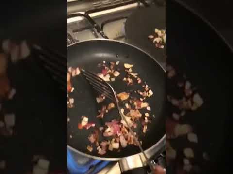 فيصل اليامي وأحمد البارقي يطبخون