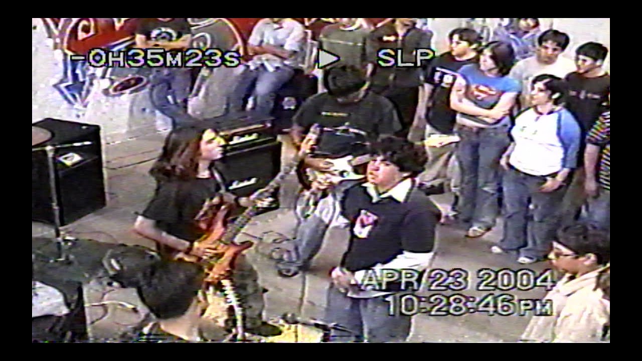 Standing Randomly @ Blade N Sk8/ Franklin Guitar Class Concert