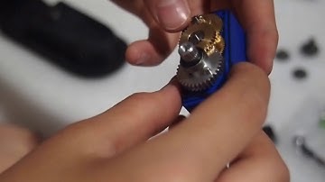 HOW-TO: REPLACE TRAXXAS 2075 SERVO GEARS AND HORN ON RUSTLER 4x4 VXL (PART 1)