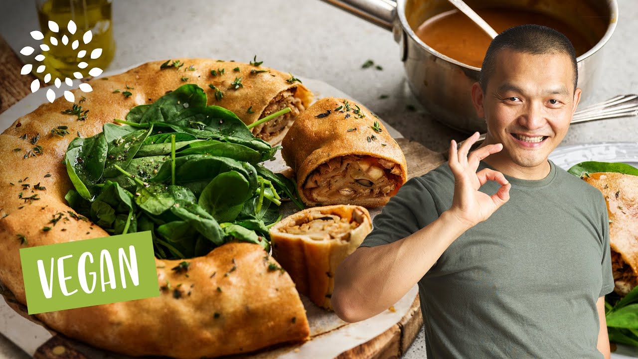 Pizza Kranz Mit Wirsing Und Maronen Ring Shaped Calzone With Chestnut And Savoy Cabbage Youtube