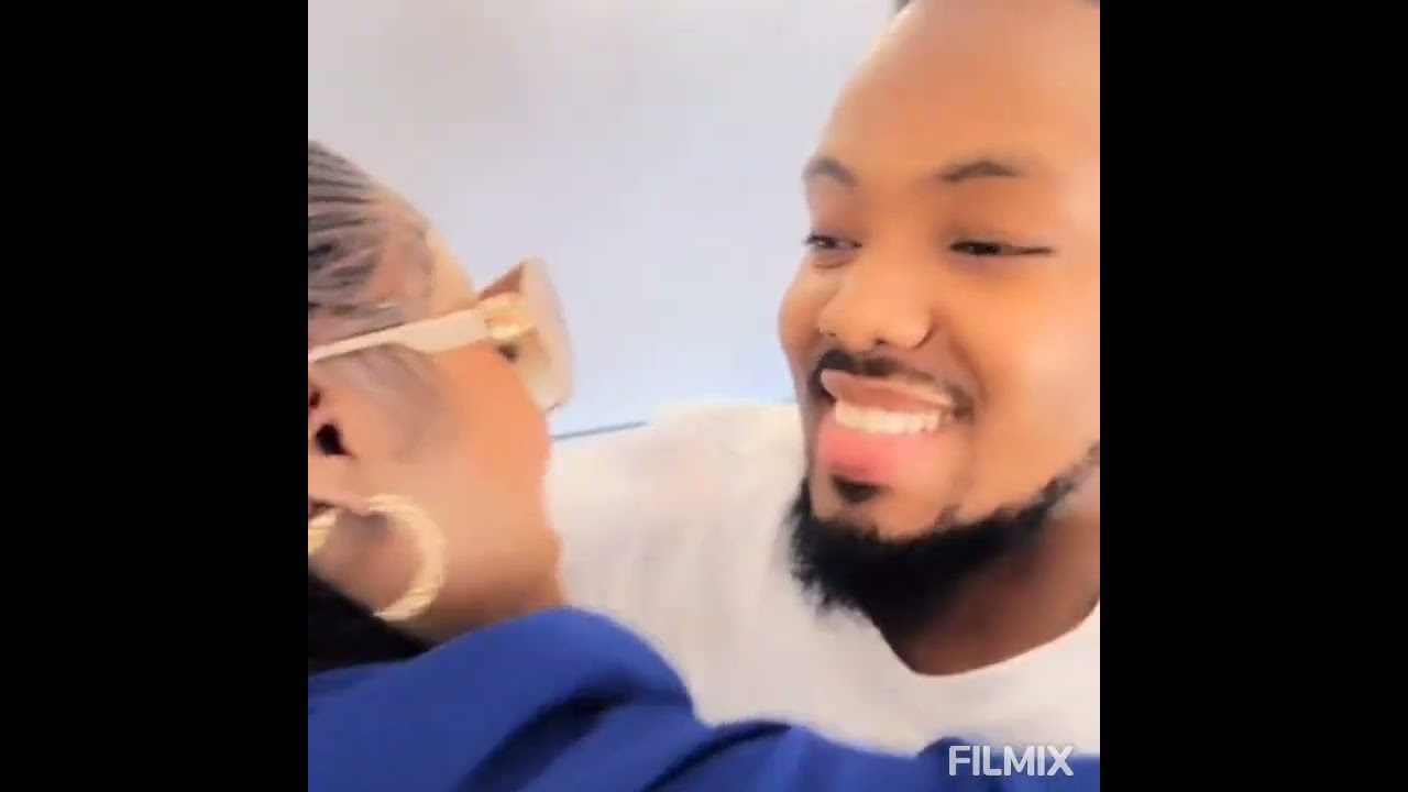 Tonton pal L'anniversaire Surprise à Binguini Bakhaga au bord du L'avion