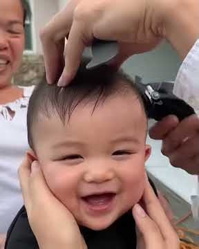 Bayi Lucu Potong Rambut (Story WA)