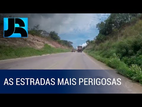 Vídeo: Quem cede em uma estrada de acesso à rodovia?