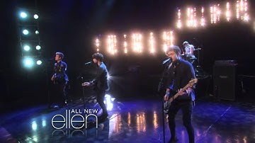 Short preview of Demi and @TheVampsband