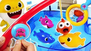 PinkFong Fishing and play Bathing toy! Let's take a clean bath with Baby Shark family! #PinkyPopTOY screenshot 5