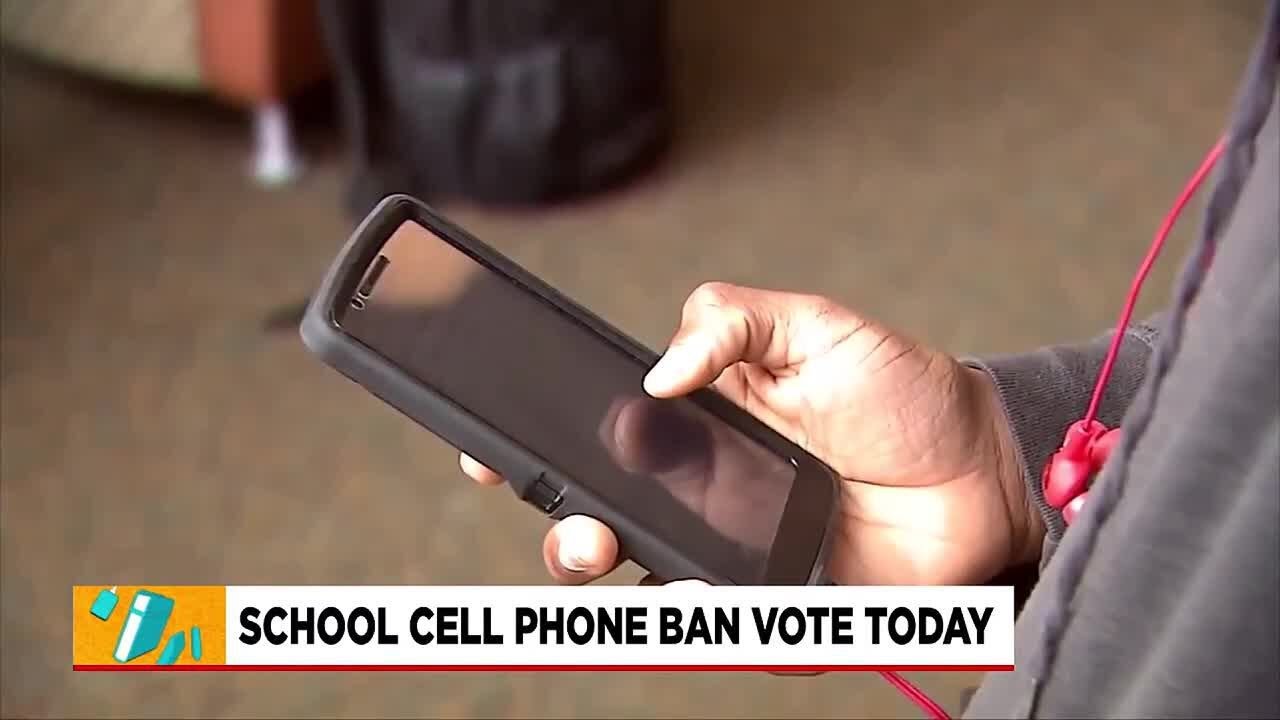 SC Board of Education votes to ban cell phones in school - YouTube
