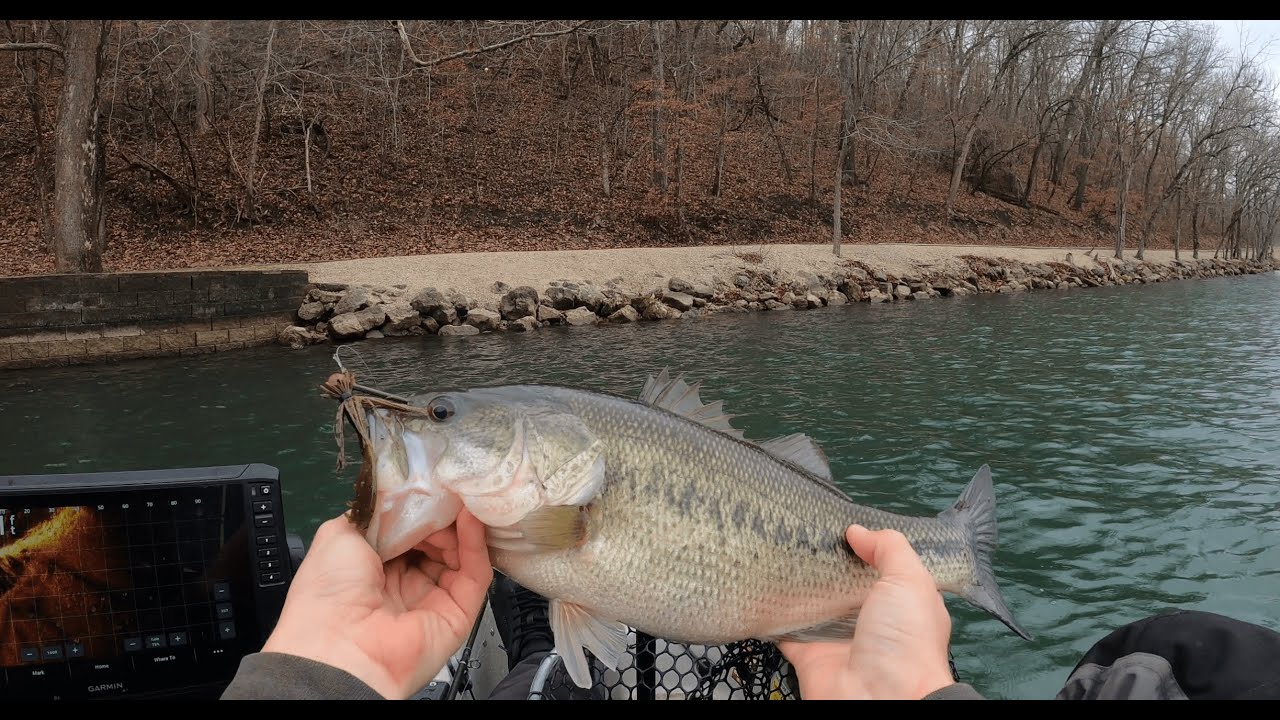 Last Day of 2024 | Bass Fishing Lake of The Ozarks