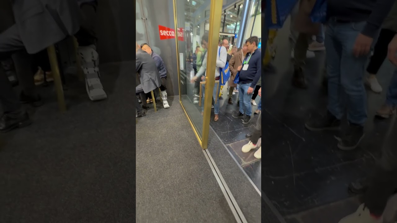 Infisso scorrevole in ottone a levitazione magnetica 😲