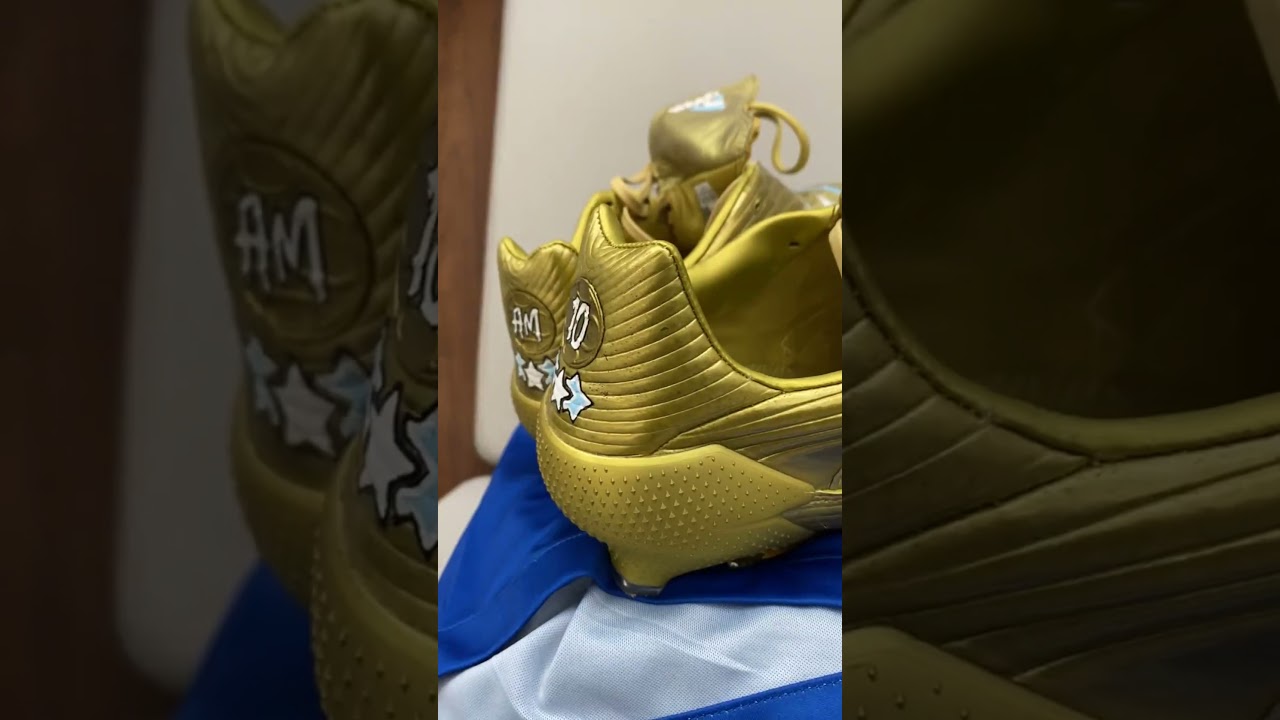 Los BOTINES de MAC ALLISTER por ser CAMPEON del MUNDO | 