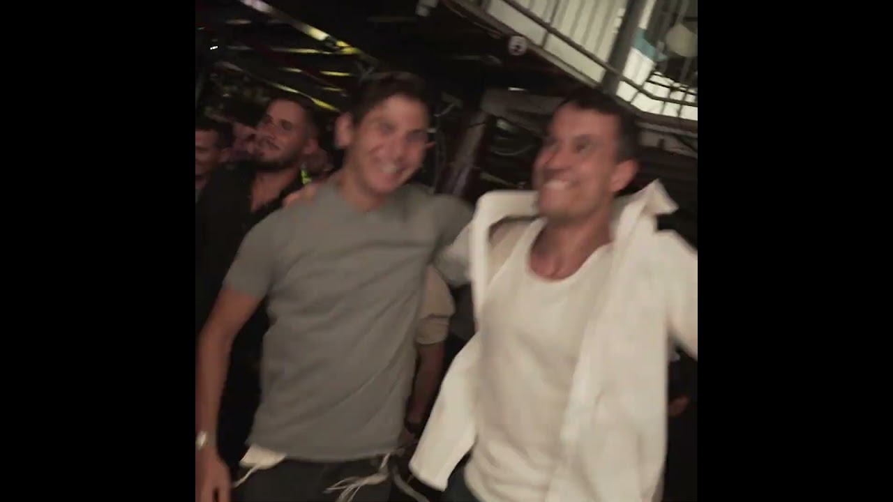 "הוא אלוקינו" מתוך הופעת הבכורה