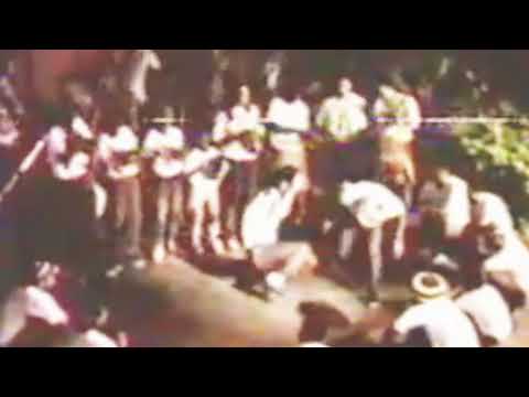 CAPOEIRA ANGOLA: MESTRE CLAUDIO E CM DENTADURA. ANGOLEIROS DO SERTÃO 1998.