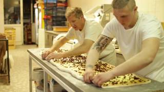 Inside a French bakery or How to make a Raisin Croissant !