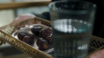 أَفَلَمْ يَنْظُرُوا إِلَى السَّمَاءِ  (حسن صالح) آيات من سورة ق