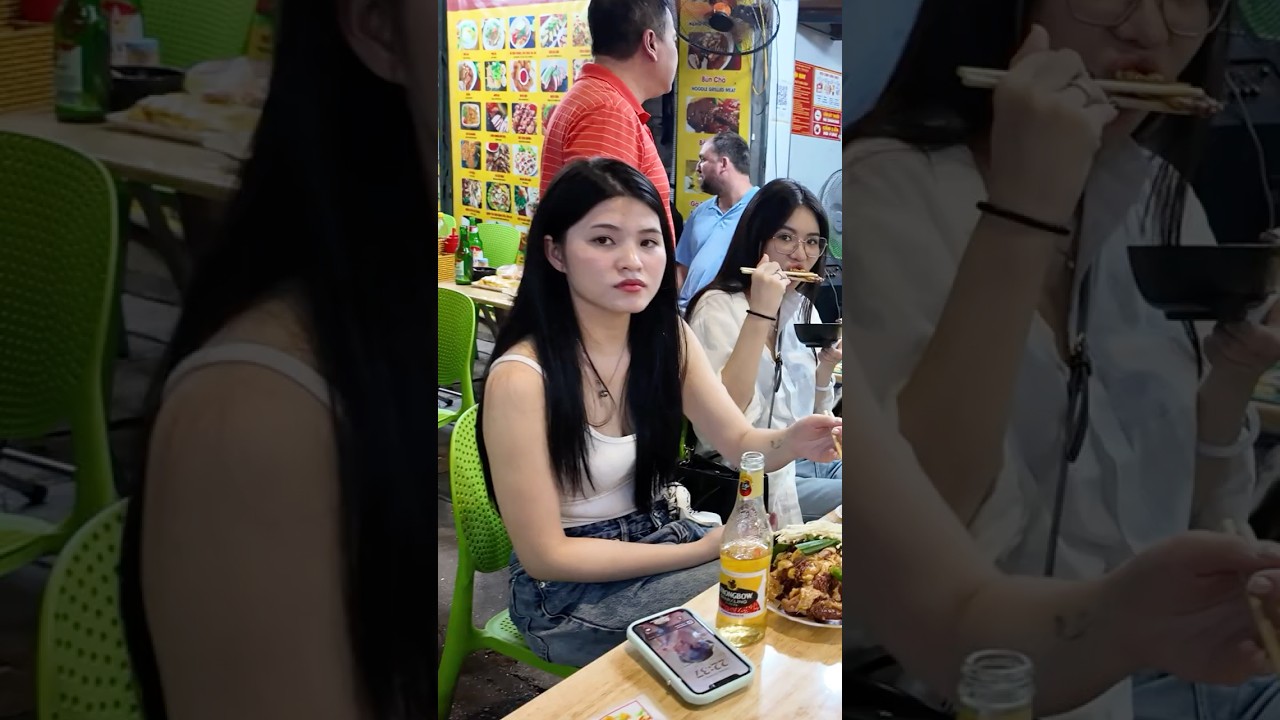 Hanoi Nightlife in 60 Seconds 