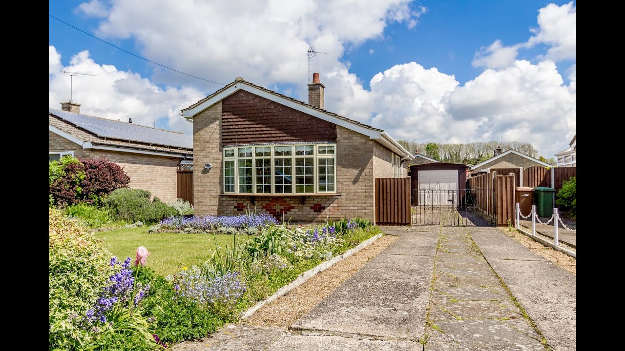 BUNGALOW TOUR UK. For Sale, detached, two bedrooms. Swaffham, Norfolk with Longsons Estate