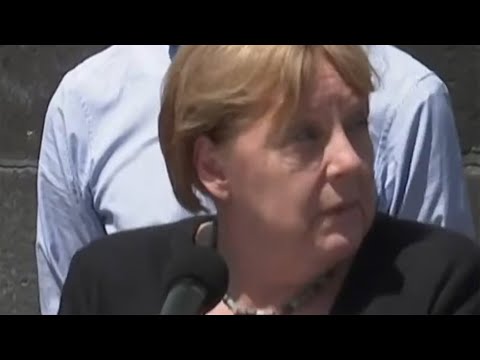 Merkels Augenbrauen heben ab