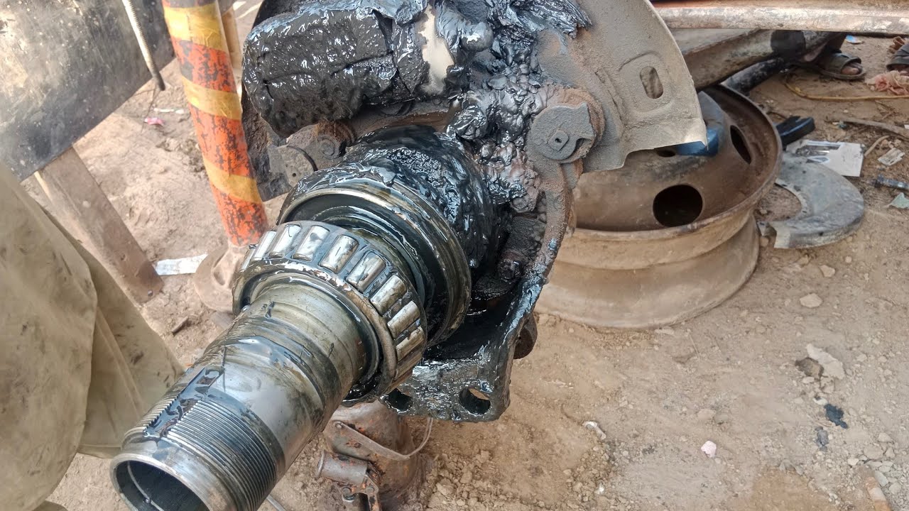Amazing Process Of Dump Truck Bearing Cleaning With Diesel YouTube