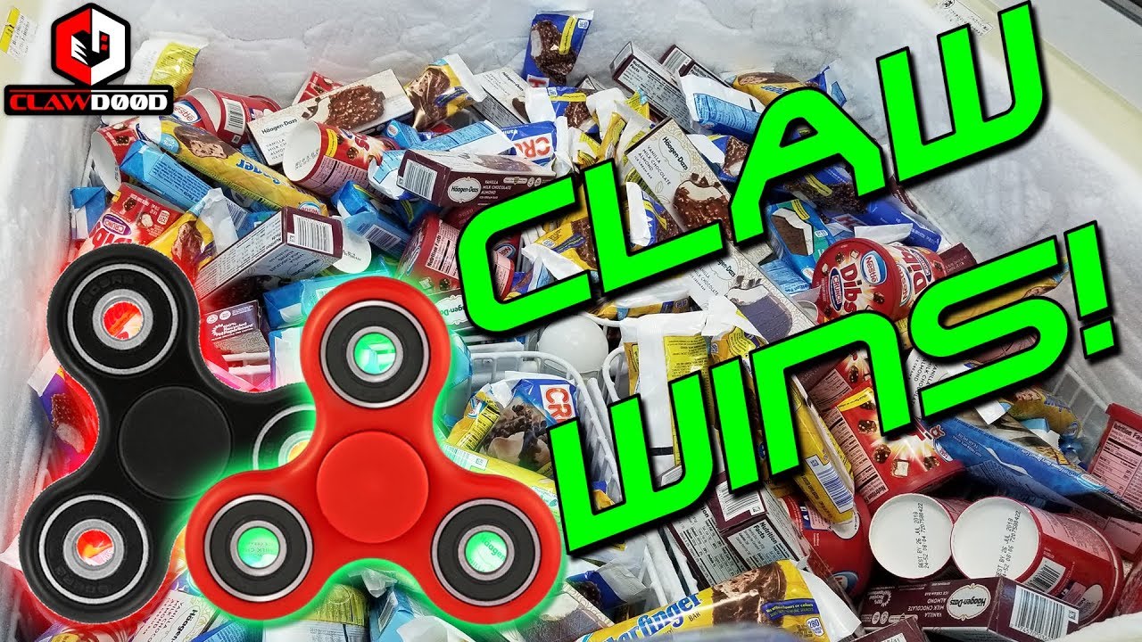 Winning Ice Cream and Fidget Spinners From The Claw Machine! Crane Game Wins