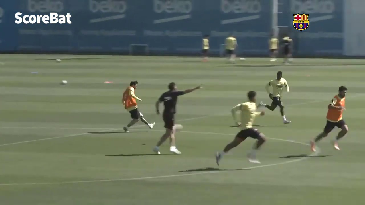 Messi hits the crossbar with a beautiful chip in training!