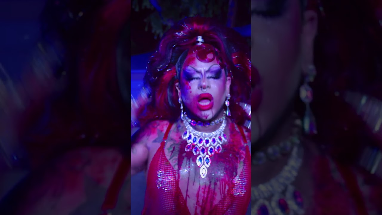 Titans S2: Frankie Doom